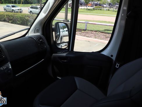 Used 2025 RAM ProMaster 2500 w/ Convenience Group FWD image 22