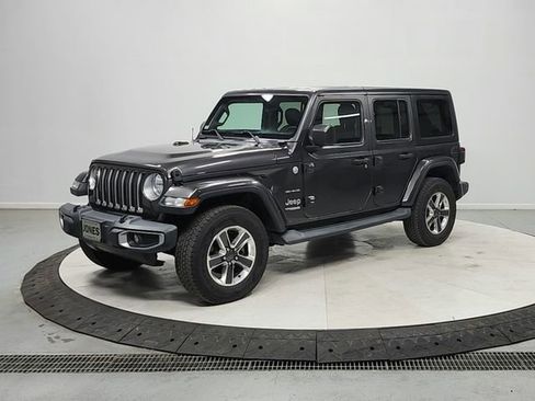 Used 2018 Jeep Wrangler Unlimited Sahara AWD/4WD image 3