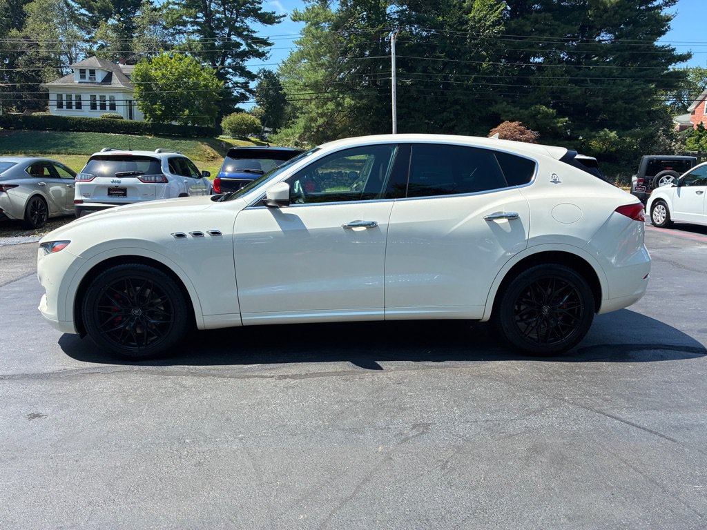 Used 2019 Maserati Levante AWD/4WD image 9