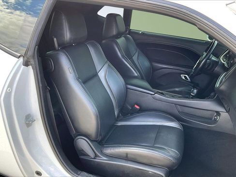 Used 2021 Dodge Challenger SXT w/ Plus Package image 7