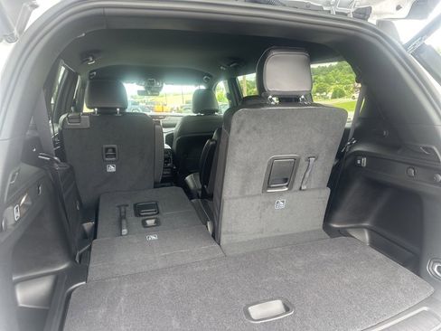 New 2025 Jeep Grand Cherokee L Laredo image 15