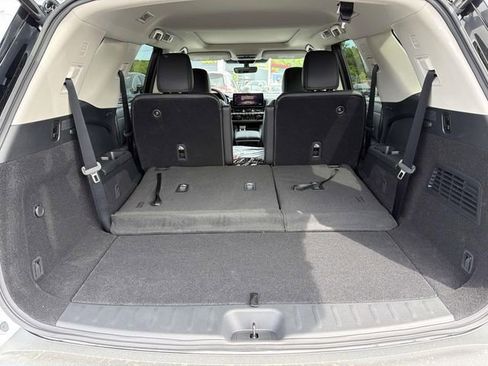 New 2026 Nissan Pathfinder SL w/ SL Premium Package AWD/4WD image 9