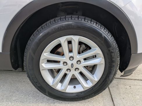Used 2016 Ford Explorer FWD image 11