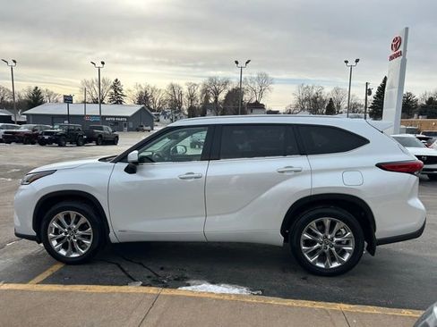 Used 2023 Toyota Highlander Limited image 6