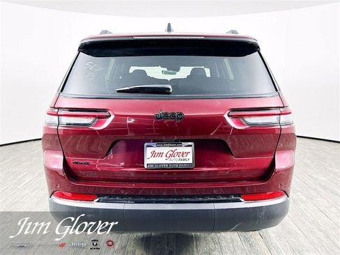 Used 2025 Jeep Grand Cherokee L Altitude image 10