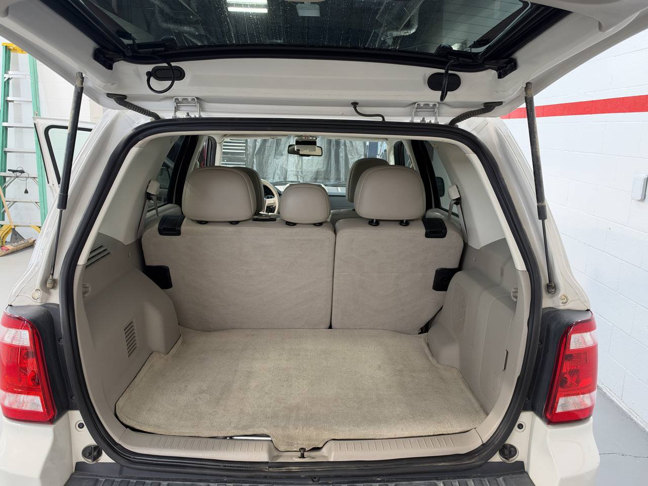 Used 2010 Ford Escape 4WD Hybrid image 31