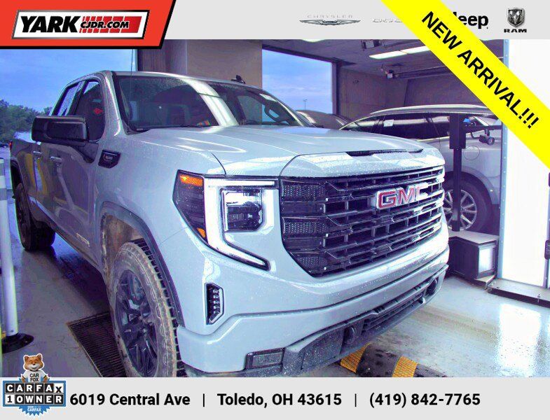 Used 2024 GMC Sierra 1500 Elevation AWD/4WD image 1