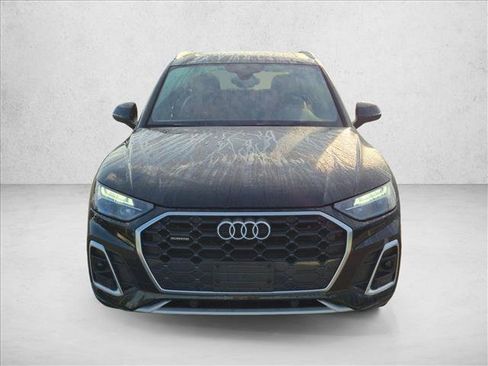 Used 2023 Audi Q5 2.0T Premium w/ Convenience Package AWD/4WD image 2