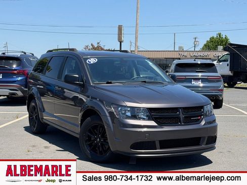 Used 2020 Dodge Journey SE w/ SE Popular Equipment Group FWD image 1
