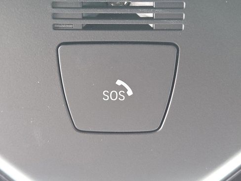 Used 2022 BMW X7 M50i image 23