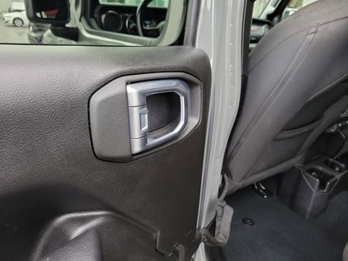 Used 2022 Jeep Wrangler Unlimited Sport image 13