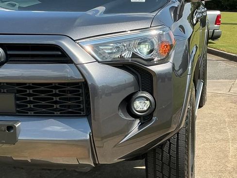 Used 2023 Toyota 4Runner SR5 Premium w/ Moonroof Package AWD/4WD image 11