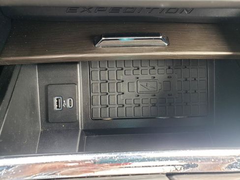 Used 2022 Ford Expedition Limited AWD/4WD image 20