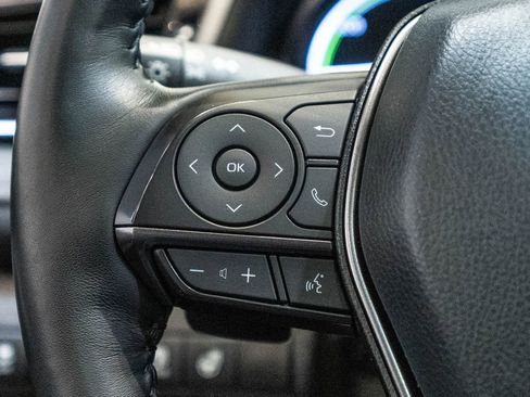 Used 2024 Toyota Camry SE w/ Cold Weather Package image 18