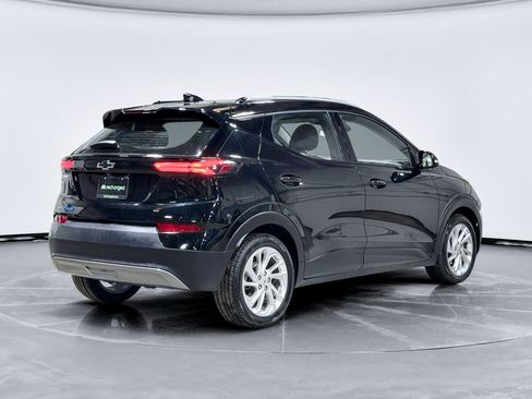 Used 2023 Chevrolet Bolt EUV LT w/ Driver Confidence Package FWD image 3