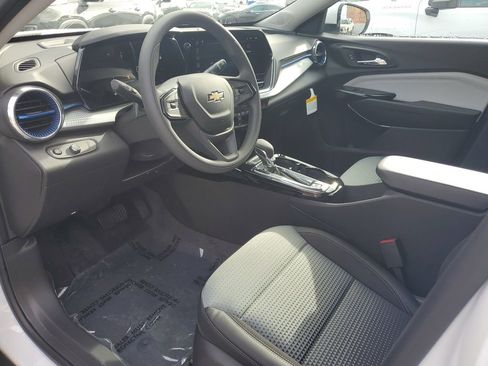 New 2026 Chevrolet Trax LT image 18