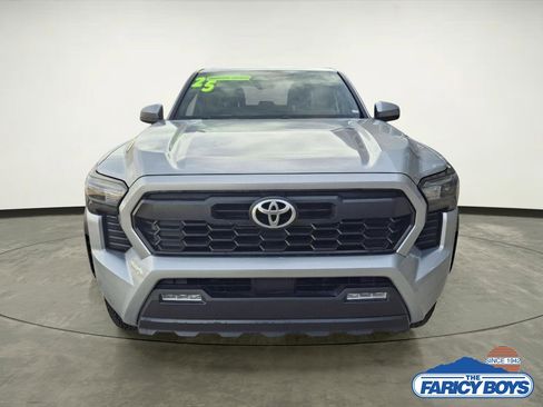 Used 2025 Toyota Tacoma TRD Off-Road image 6