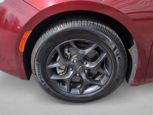 Used 2019 Chrysler Pacifica Touring-L Plus w/ Advanced Safetytec Group image 23