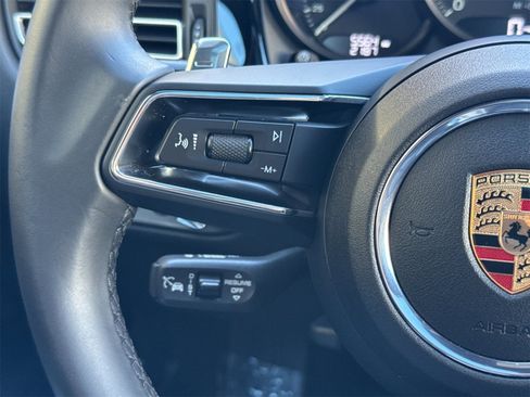 Used 2025 Porsche Macan image 27