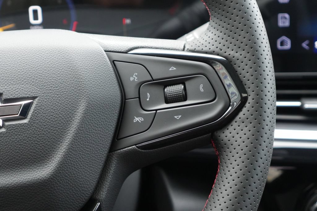 New 2026 Chevrolet Trax RS w/ Sunroof Package FWD image 16