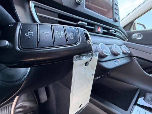 Used 2023 Hyundai Elantra SE FWD image 29