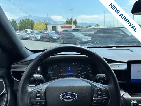 Used 2020 Ford Explorer XLT w/ Equipment Group 202A AWD/4WD image 21
