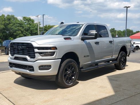 Used 2026 RAM 2500 Big Horn AWD/4WD image 2