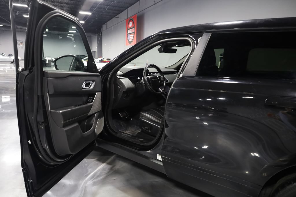 Used 2019 Land Rover Range Rover Velar R-Dynamic SE AWD/4WD image 9