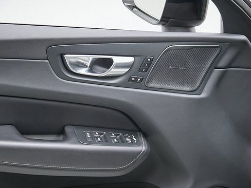 Used 2023 Volvo XC60 B6 Ultimate w/ Protection Package Premier image 11