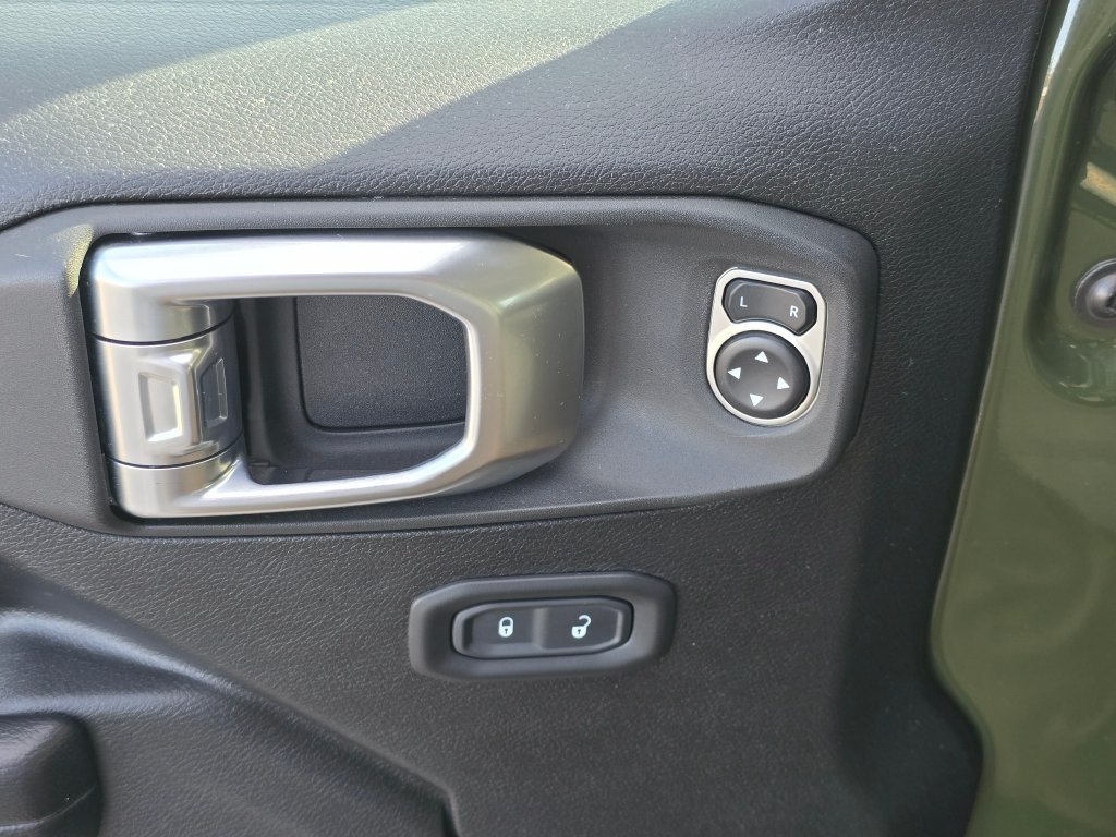 Used 2020 Jeep Wrangler Unlimited Sport AWD/4WD image 32