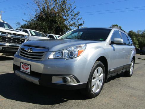 Used 2012 Subaru Outback 2.5i Limited image 3