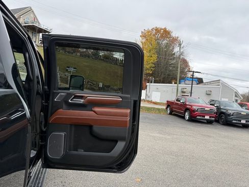 Certified 2024 GMC Sierra 2500 Denali Ultimate image 24