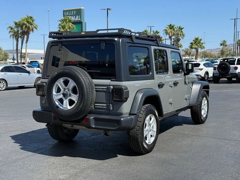 Used 2018 Jeep Wrangler Unlimited Sport S AWD/4WD image 3
