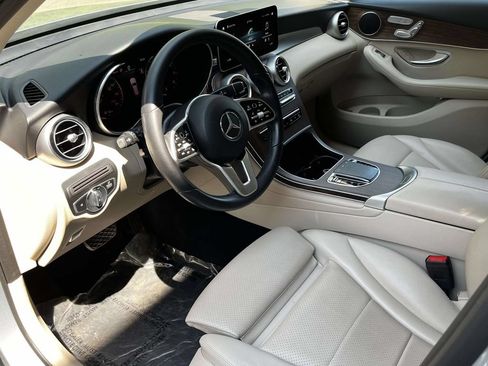 Used 2022 Mercedes-Benz GLC 300 4MATIC w/ Premium Package Lite image 10