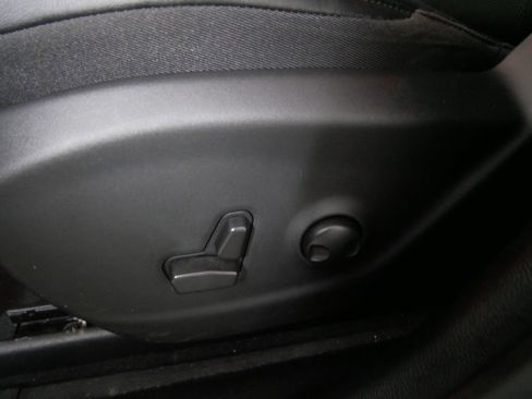 Used 2022 Jeep Cherokee Limited image 17