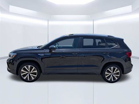 Used 2022 Volkswagen Taos SE FWD image 7