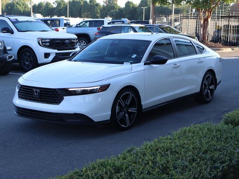 Used 2023 Honda Accord Sport image 5