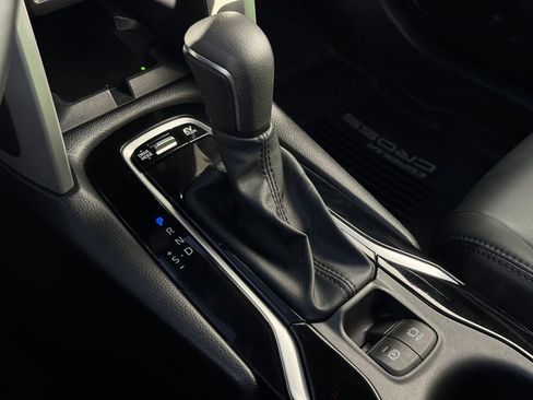 Certified 2024 Toyota Corolla Cross XSE image 24