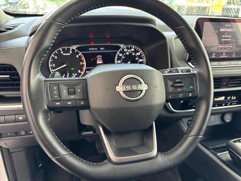 Used 2025 Nissan Rogue SV AWD/4WD image 29