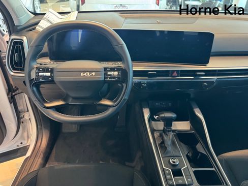 New 2026 Kia Sorento LX FWD image 15