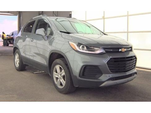 Used 2020 Chevrolet Trax LT AWD/4WD image 2