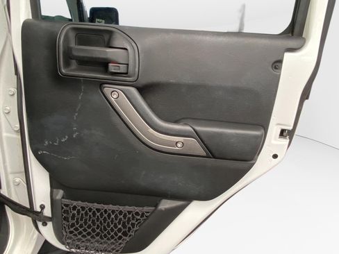 Used 2018 Jeep Wrangler Unlimited Sport S AWD/4WD image 10