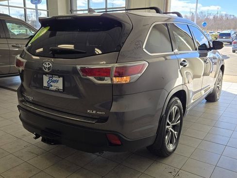 Used 2016 Toyota Highlander XLE AWD/4WD image 12