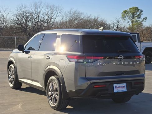 Used 2023 Nissan Pathfinder S image 5