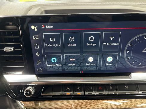 Used 2024 GMC Sierra 1500 Elevation AWD/4WD image 18