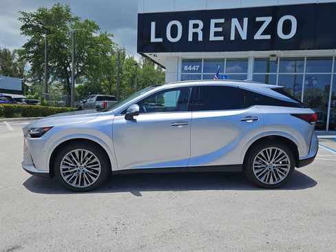 Used 2024 Lexus RX 450h AWD w/ Luxury Package image 8