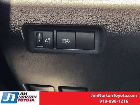 Used 2025 Toyota RAV4 XLE FWD image 23