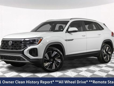 Used 2024 Volkswagen Atlas Cross Sport SE image 2