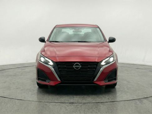 Used 2025 Nissan Altima 2.5 SV image 2