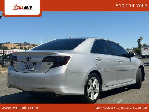 Used 2013 Toyota Camry SE w/ Convenience Pkg FWD image 4